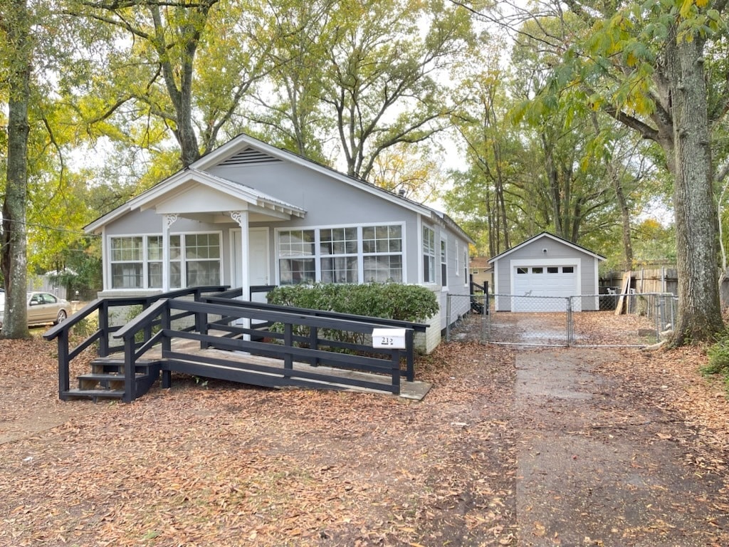 Photo - 215 N Carter St