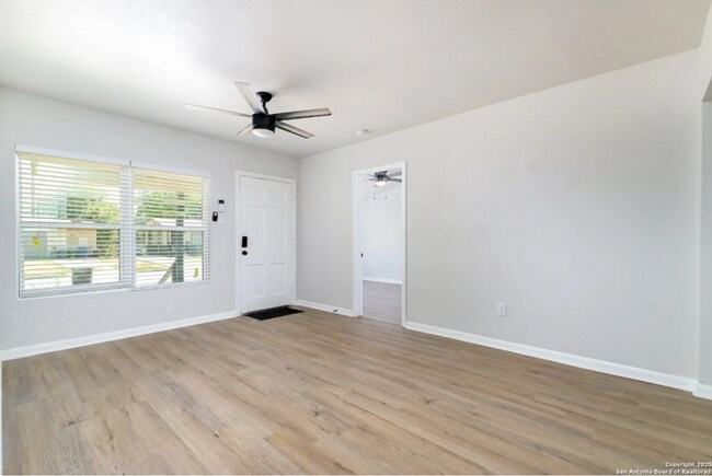 Photo - Charming 3-Bedroom Home in Coliseum-Willow...