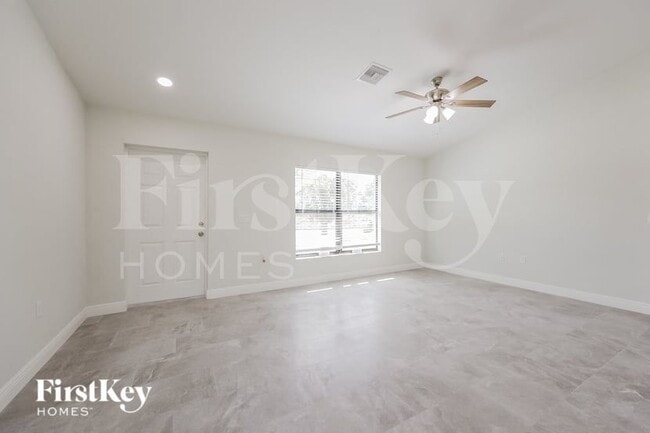 Photo - 3200 SE 5th St