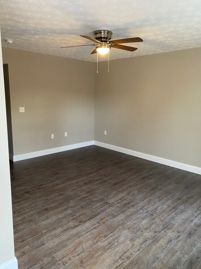 Photo - 414 W 3rd St