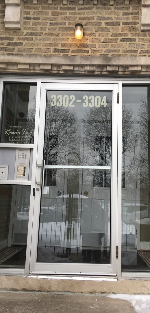 Building Photo - 3302-3304 W Fulton Blvd Unit 302 Rental