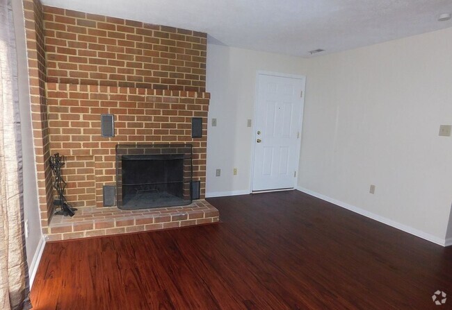 Building Photo - 2 bedroom 2 full bathroom Condo- Governor ... Unit 8