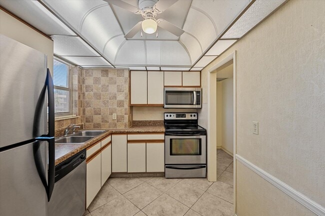 Photo - 719 Lori Dr Unit 204