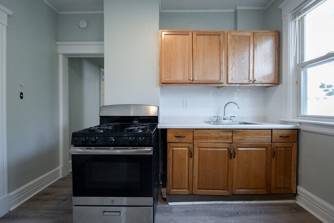 11 King Ave Unit 2