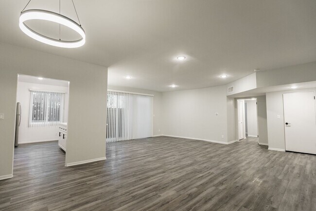 Photo - Pinewood Lane Apartments