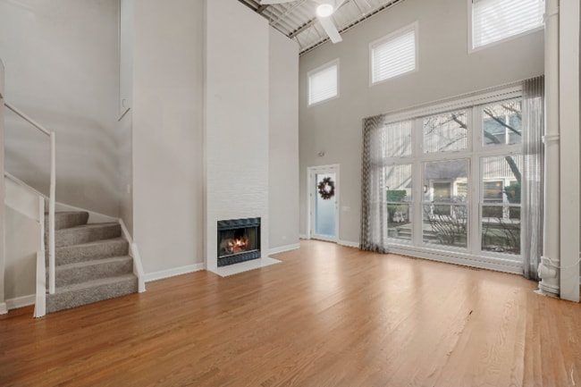Photo - 1300 W Altgeld St