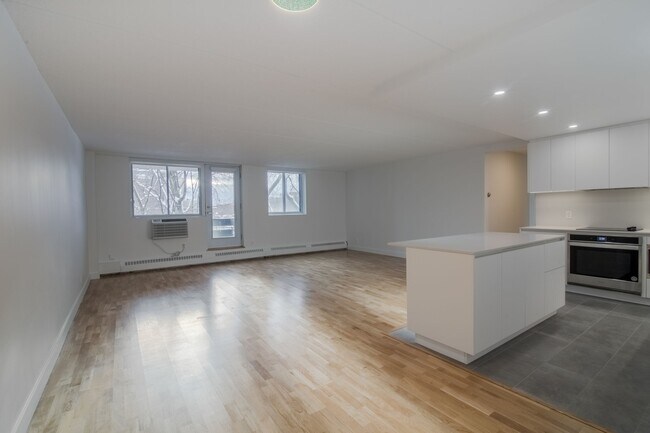 Photo - 4800 Maisonneuve Blvd W Unit 608