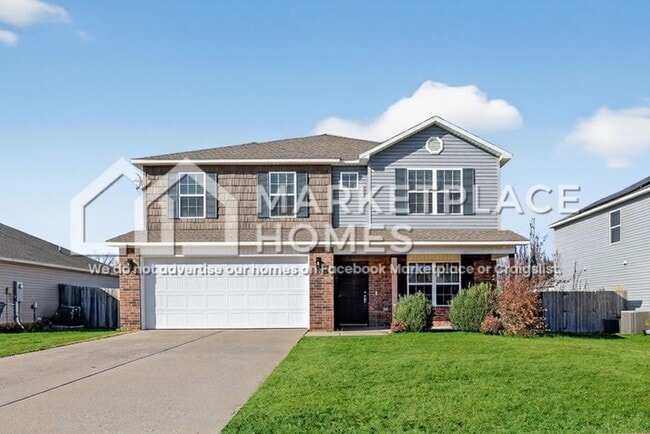 Building Photo - 904 SW Loudon Dr