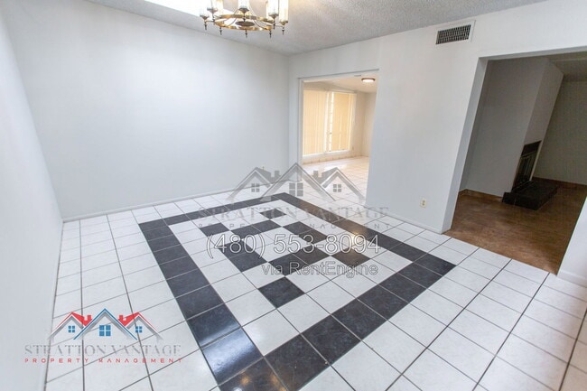 Photo - 1168 E Alameda Dr