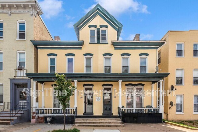 Photo - 220 Summit Ave Unit Apt 2R