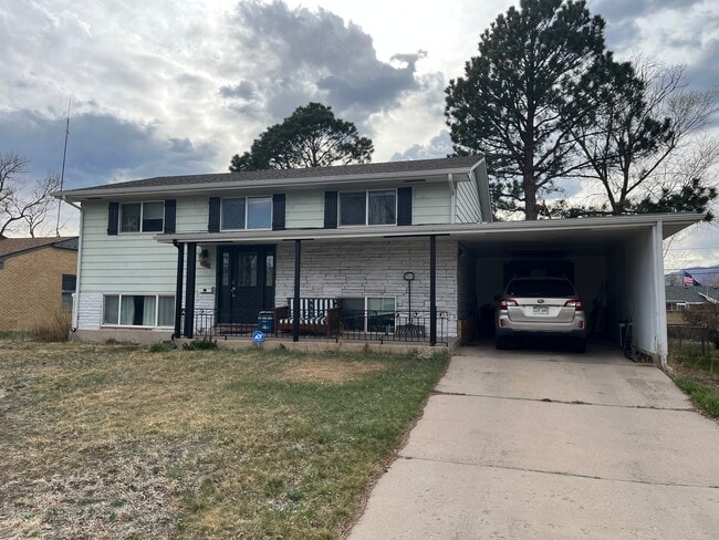 Building Photo - 3226 Gladiola Dr