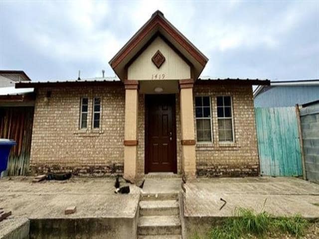 Building Photo - 1419 Reagan Dr