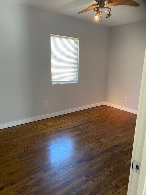 Photo - 571 Formwalt St SW