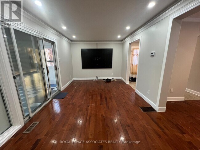 Photo - 69 Huntingwood Crescent