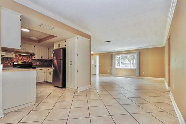 Photo - 11351 Collingswood St