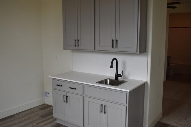 Photo - 682 Stephanie Dr