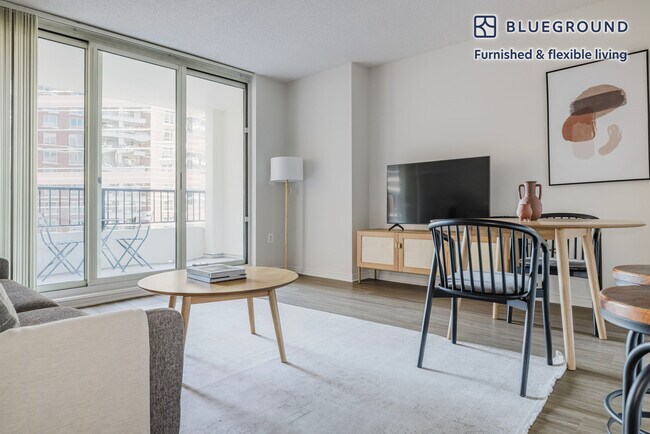 850 N Randolph St Unit SI FL7-ID945