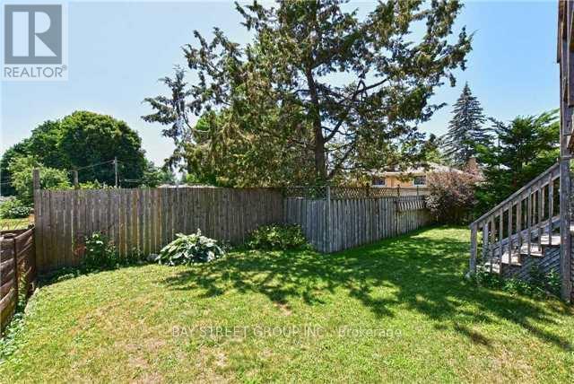 Photo - 37 Caledon Ct