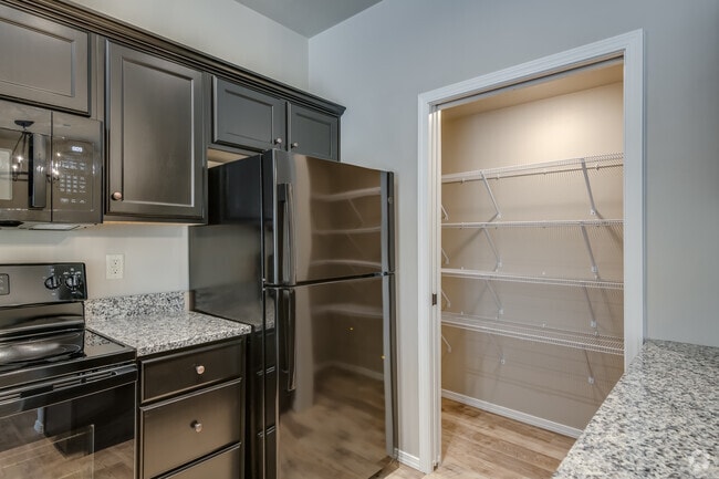 2 BR, 2 BA - 1,292SF