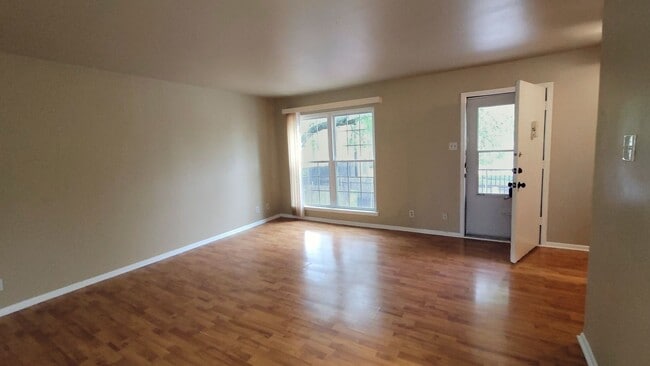 Photo - 8702 Village Dr