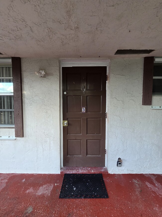 Photo - 2526 Taylor St