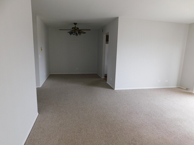 Photo - 573 Greystone Ln