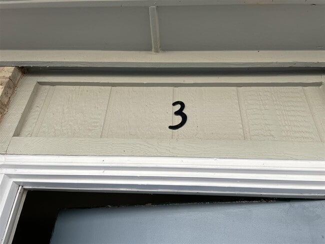 Photo - 1502 NW Kingsbury Ave Apartment Unit 3