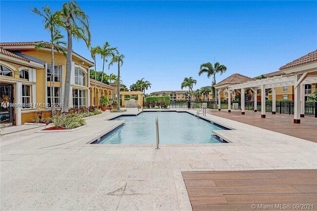 Building Photo - 9640 NW 2nd St Unit 5-105