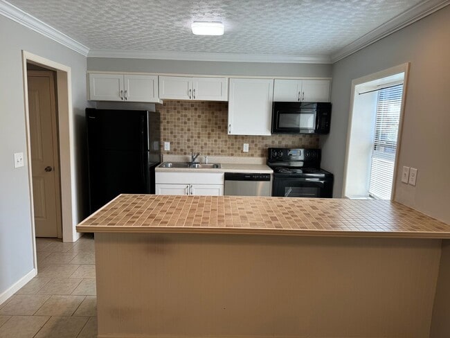 Photo - 949 Chadwick Dr Unit 1