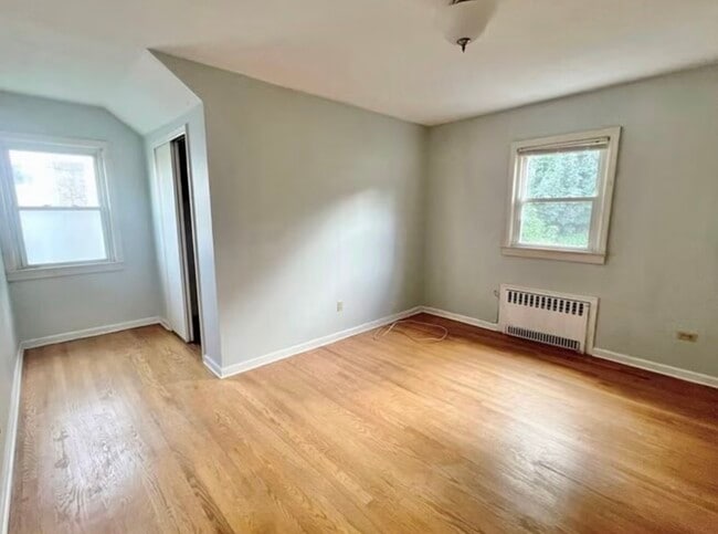 Photo - 292 Morsemere Ave Unidad Untermyer Garden