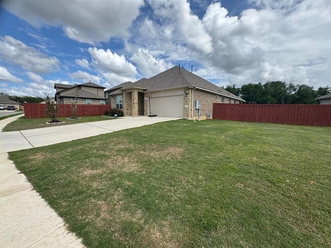 Photo - 113 Queen Anne Dr