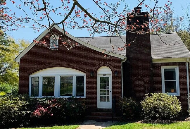 Amueblado, 4 habitaciones/2 baños para estudiantes - 506 Belmont Mount Holly Rd Unidad D3