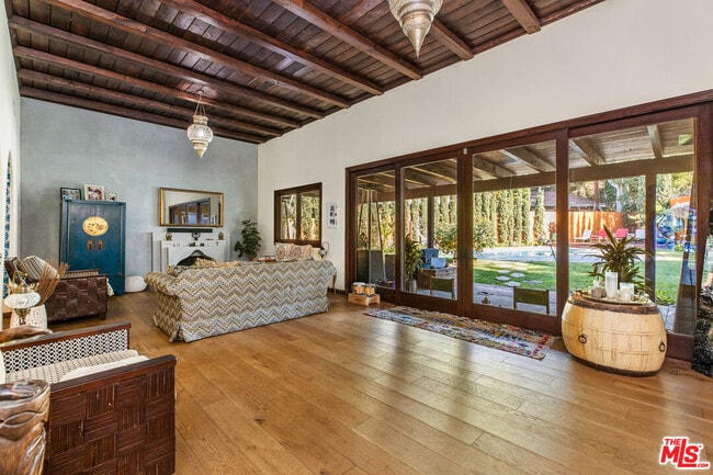 Photo - 3092 Laurel Canyon Blvd