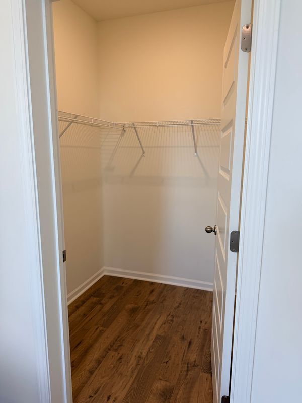 Photo - 695 Alburg Aly