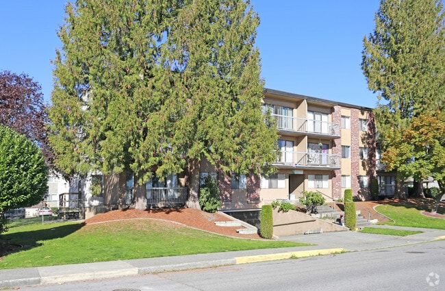 Building Photo - Maple Court