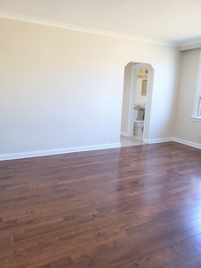 Photo - Newly renovated , large bright unit in a very quiet residential area Unit 4