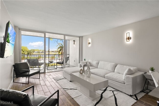 Photo - 25804 Cockleshell Dr Unit 314