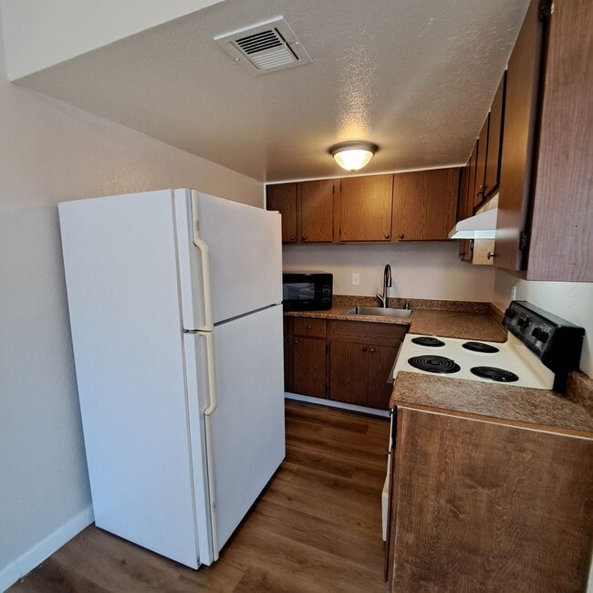 Photo - 4708 Thunderbolt Ave Unit 2