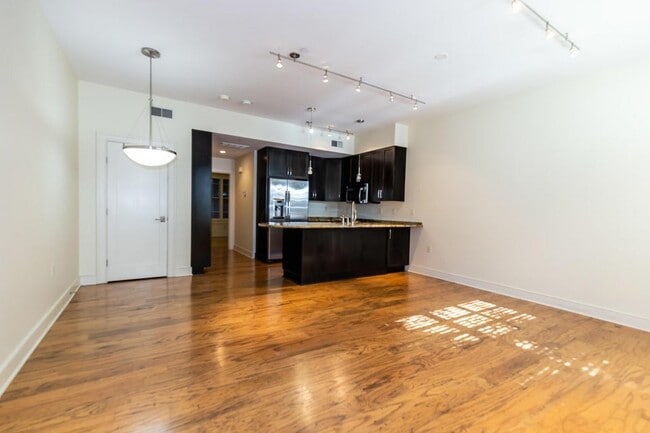 226 E Gay St