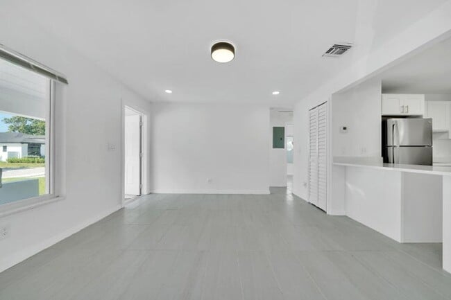 Photo - 1108 NE 16th St