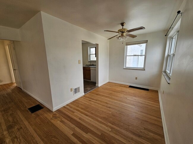 Photo - 115 Sanders Dr