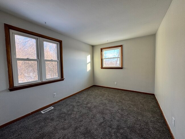 Photo - 441 Uhl St