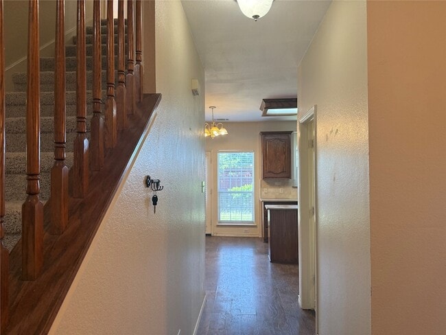 Photo - 1438 Kingsley Dr