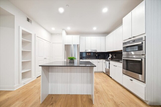 2137 Pelham Dr Unit SI ID1039041P