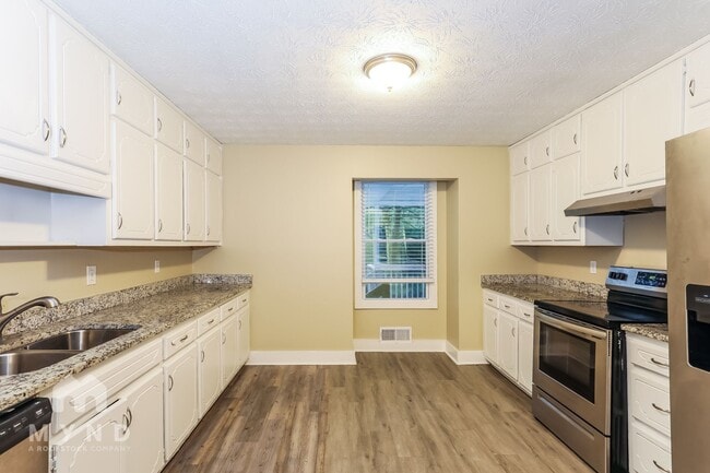 Photo - 2041 Diamond Ct