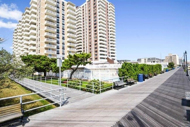 Building Photo - 101 S Plaza Pl Unit 1412