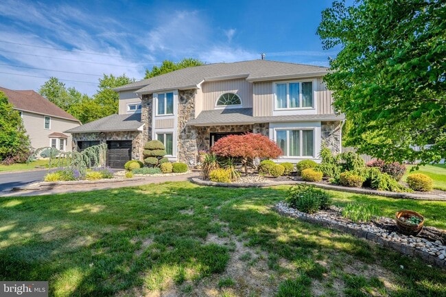 Photo - 61 Amherst Way