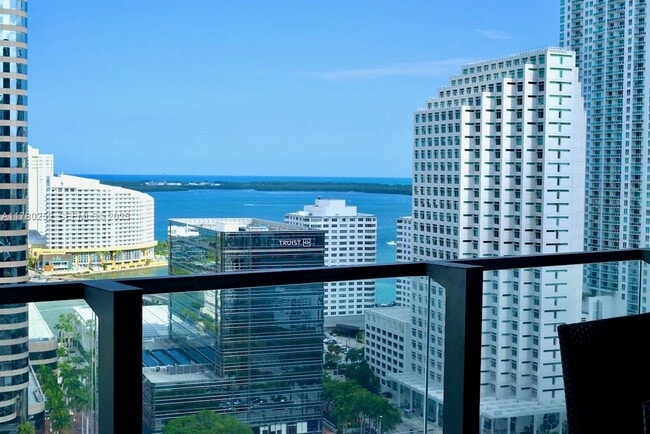 Building Photo - 68 SE 6th St Unit 2001