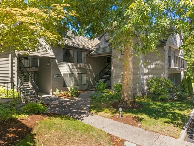 Photo - Stylish Lake Oswego 1 Bedroom Condo with Loft — Walk to Shops & Parks