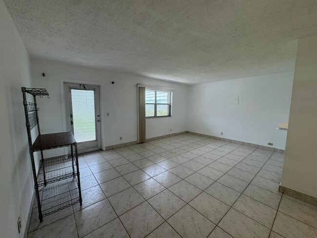 Building Photo - 22 Valencia A Unit 22 Rental
